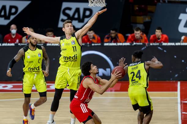 他逐步在全 他逐步在全